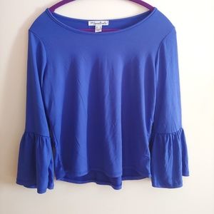 Bell sleeve top